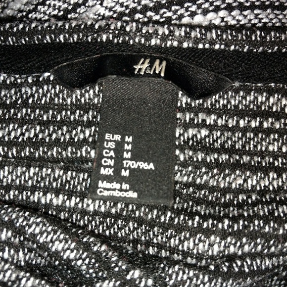 H&M Black & White Sweater - Picture 3 of 3
